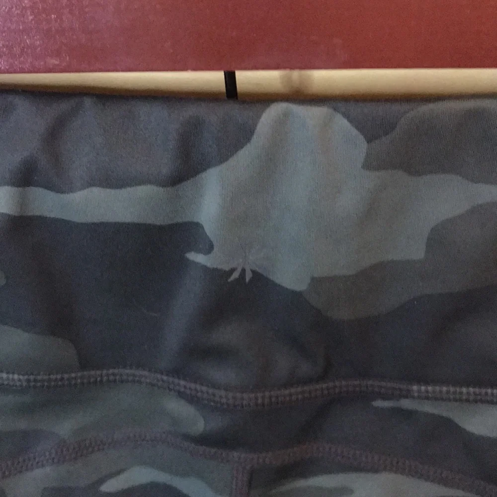 Athleta Camo Contender 7/8 Powerlift Tight Size Small